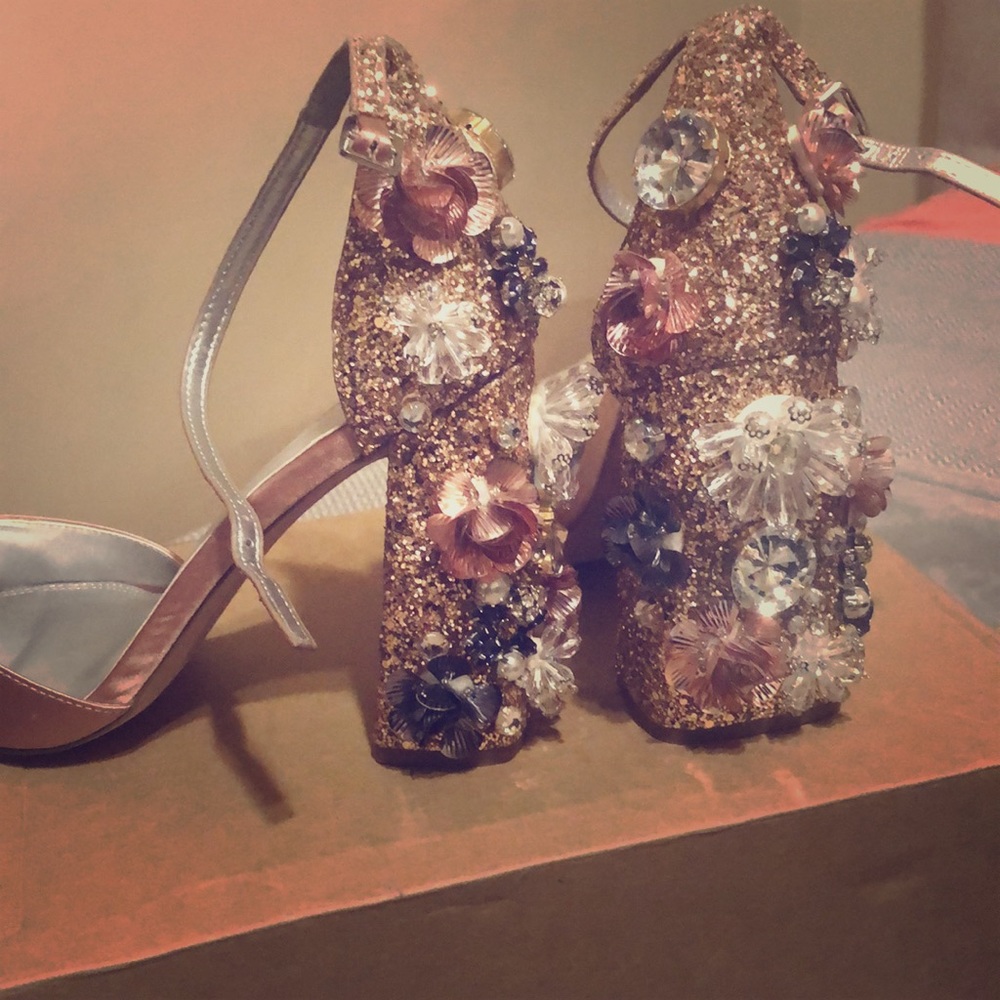 Size 10 wide fit embellished heel new & never worn